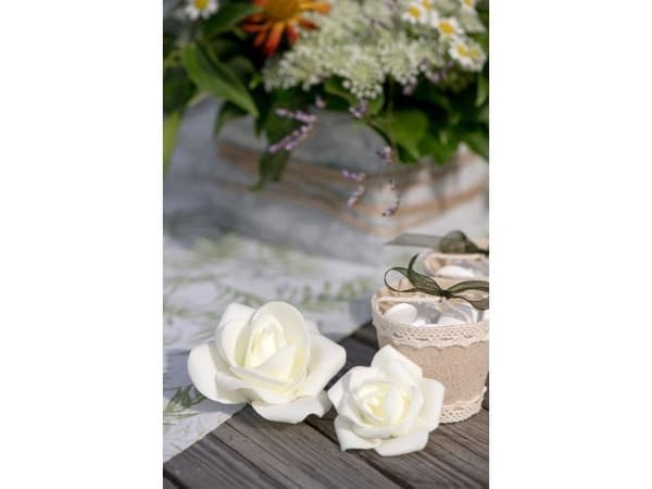 Vita dekorerade rosor, 9 st