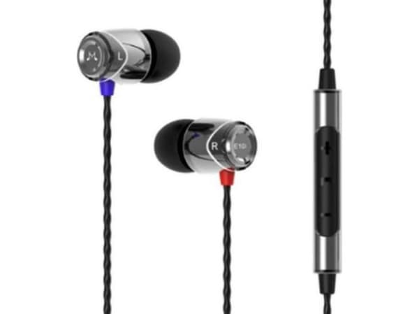SoundMagic E10C in-ear hodetelefoner