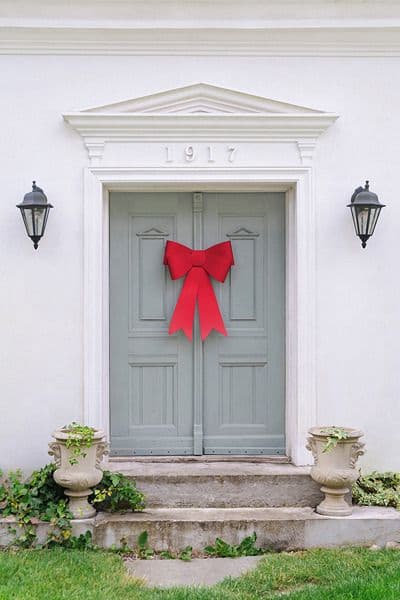 Red decorative paper bow, 55x71 cm
