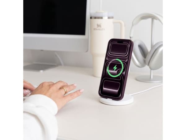 Tech-Protect MagPeak MagSafe CC Case for iPhone 18 Pro Max / 17 Pro Max - Dark Cherry Matte