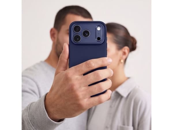 Tech-Protect Uniq MagSafe CC case for iPhone 18 Pro / 17 Pro - navy blue