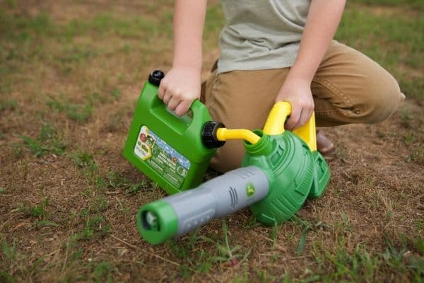 John Deere Bubble Leaf Blower & refill-patron