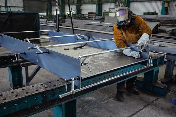 BESSEY SLV100M, Terästä