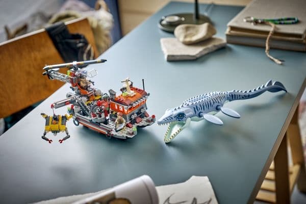 LEGO Jurassic World 77983 Mosasaurus-båtangrep