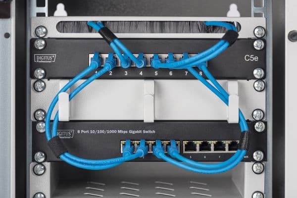 DIGITUS - Switch - ohanterad - 8 x 10/100/1000Base-T - rackmonterbar