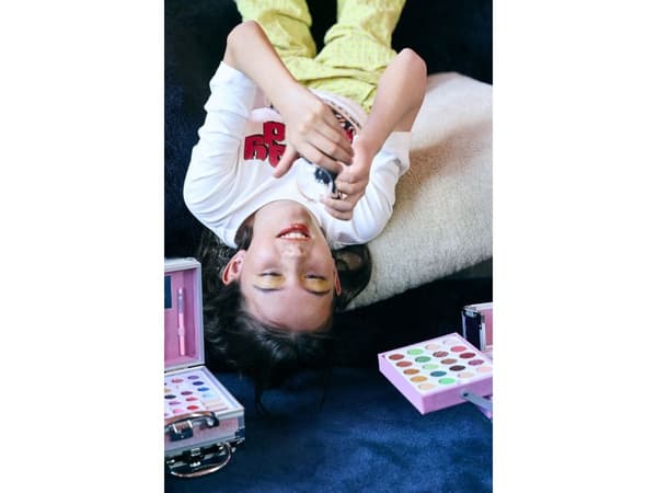 MAFIC KRYSALIX MYA Make Up Super Cube