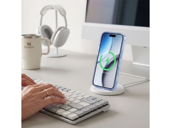 Tech-Protect MagPeak MagSafe CC Case for iPhone 18 Pro / 17 Pro - Clear