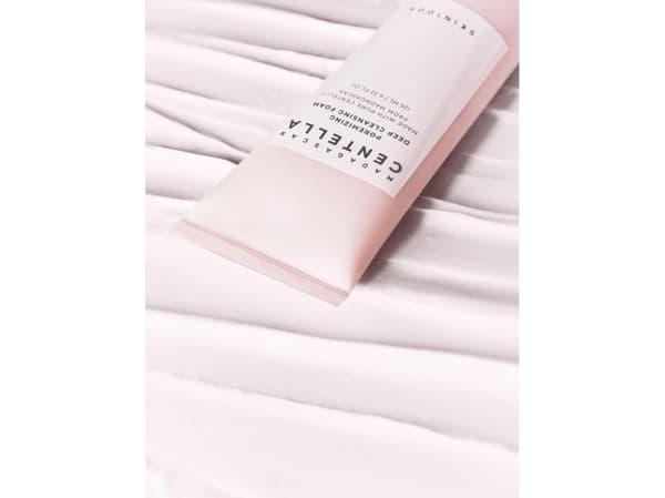 SKIN1004 Madagaskar Centella Poremizing Deep Cleansing Foam 125 ml
