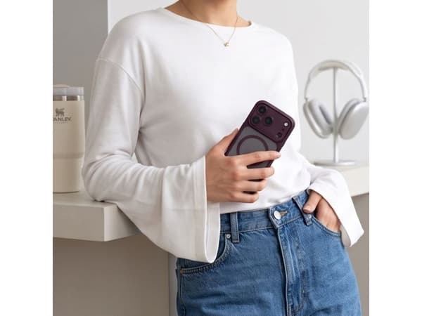 Tech-Protect MagPeak MagSafe CC Case for iPhone 18 Pro Max / 17 Pro Max - Dark Cherry Matte