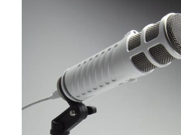 RØDE Podcaster Harmaa lava- ja esiintymismikrofoni