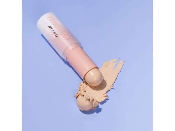 Essence foundation stick - 50, 10 g
