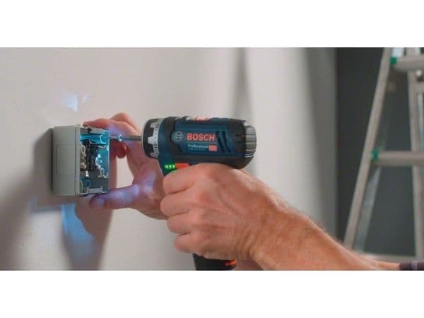 Bosch RECHARGE TRACKER GSR12V-15FC 2X2AH 4XBOR