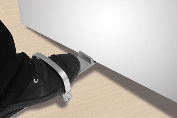 FOOT LEVER FOR LIFTING G/K BOARDS