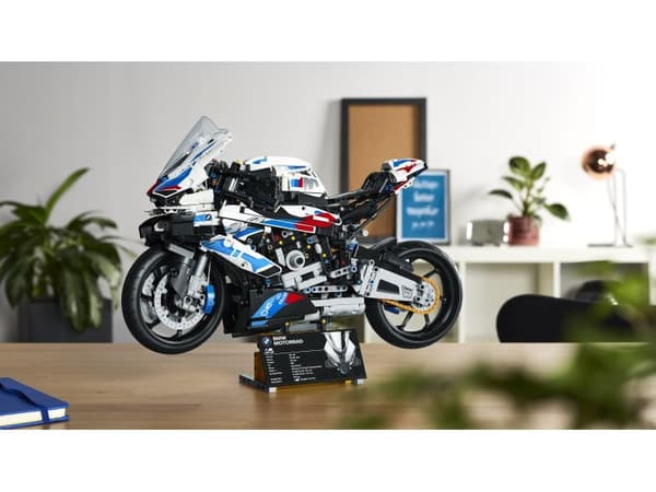 LEGO Technic 42130 BMW M 1000 RR