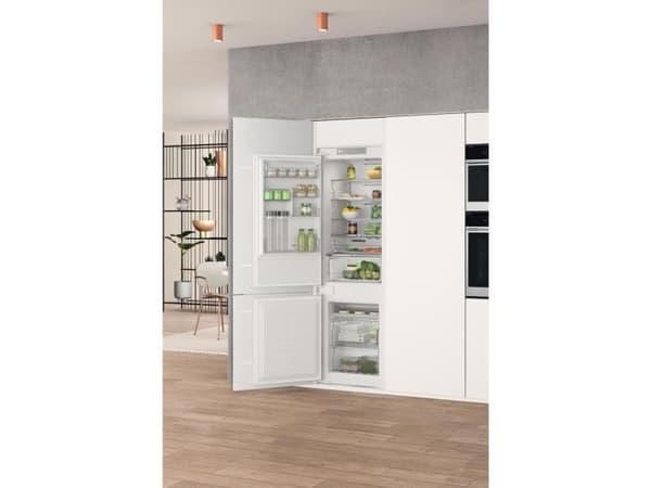Whirlpool WHC18 T322, 250 l, 32 dB, E