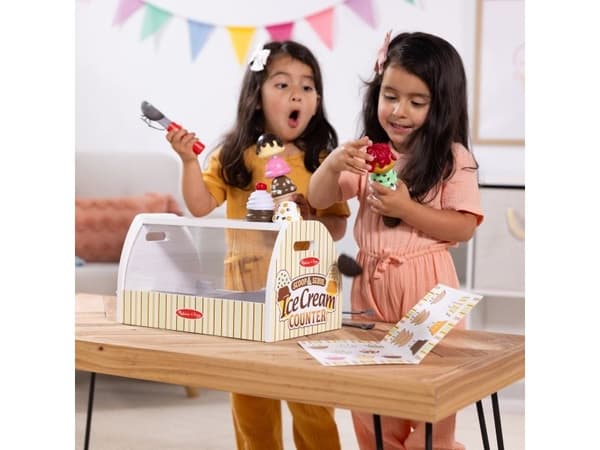 Melissa & Doug träleksaksaffär set för barn 3+