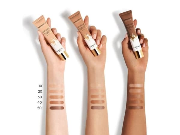 GUERLAIN JOLI TEINT SPF20 N40 AMBER 30ML