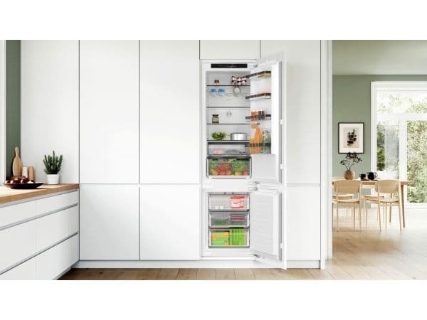Sisäänrakennettava jääkaappi Bosch KIN96SFD0