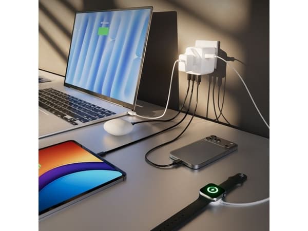 C2G universal reiseadapter med USB-A og 2x USB-C P