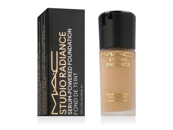 Mac Studio Radiance Serumpowered Foundation