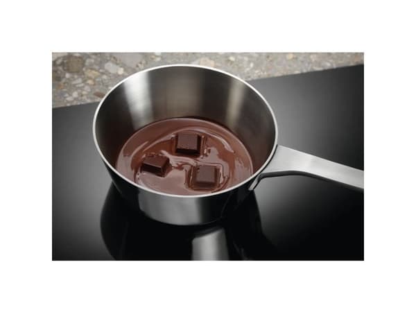 Induktionshäll Electrolux lit30231c 30 cm | 2 zoner | PowerBoost | timer | svart
