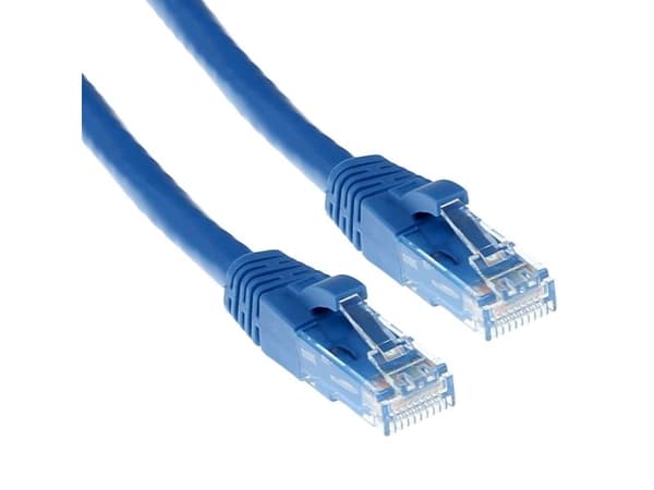Blå 2 meter U/UTP CAT6 patchkabel snagless med RJ45-kontakter