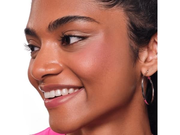 Essence Soft Touch Bouncy Blush No. 10 Pink Longlasting