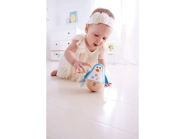 Hape Penguin Musical Wobbler Pingviini