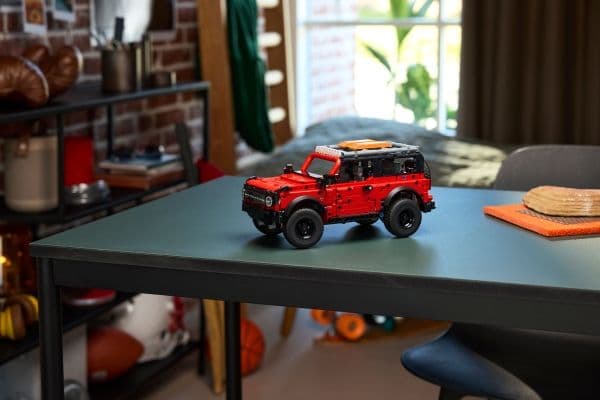 LEGO® Technic 42213 Ford Bronco® Offroader -maasturi