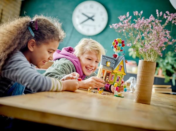 LEGO Disney 43217 - 'Up' House
