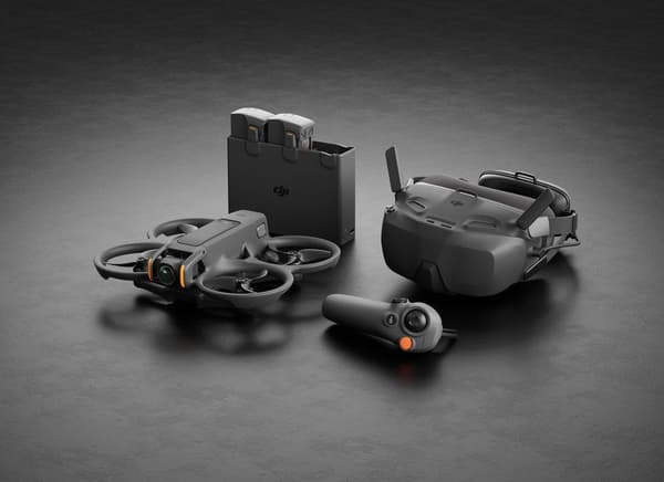 DJI Avata 2 Fly Smart Combo - FPV Drone - USB