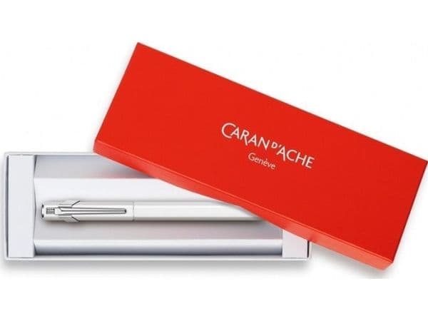 Caran d’Ache permanentpenna 849, EF, vit