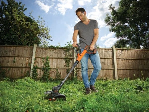 Black+Decker 18V 30CM 4.0Ah Easy Feed Græstrimmer