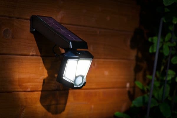 EGLO solcells vägglampa m/sensor