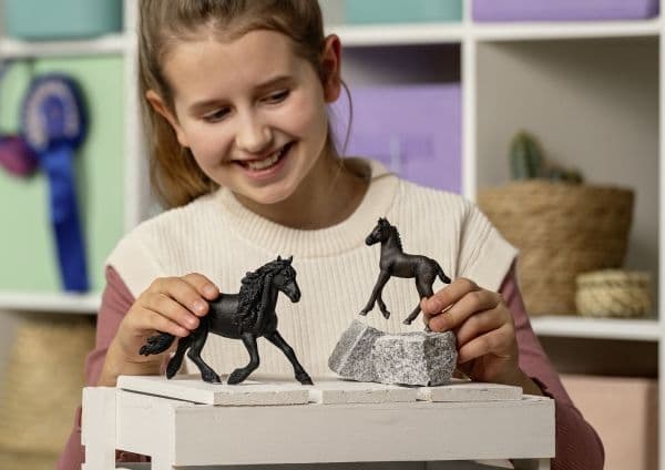 Schleich Friesian føll