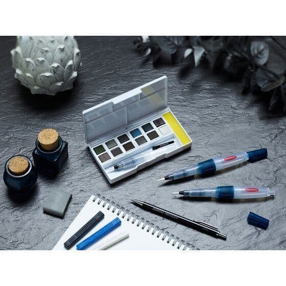 Derwent Tinted Charcoal Paint Pan -sarja