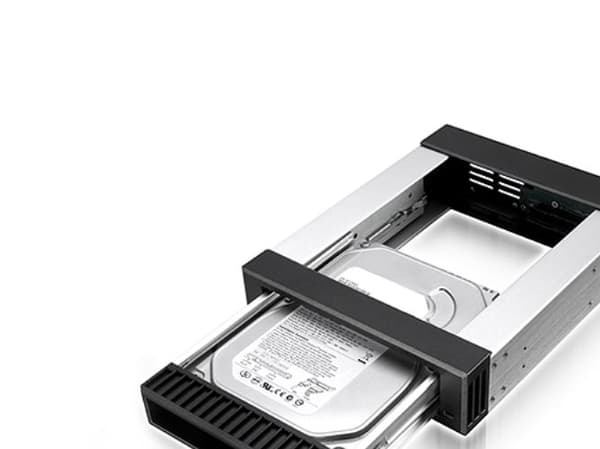Kantolaite IcyBox IB-129SSK-B 4 kiintolevyruuvilla musta