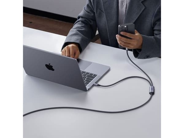 Ugreen USB-kaapeli 2in1 USB-C - 2xUSB-C PD 140W 2m - musta - musta