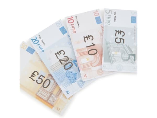 Casdon Play Money & Cards - €