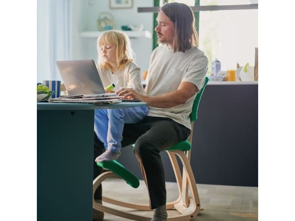 Variable Plus knästående stol gammalrosa/ljust brun ask