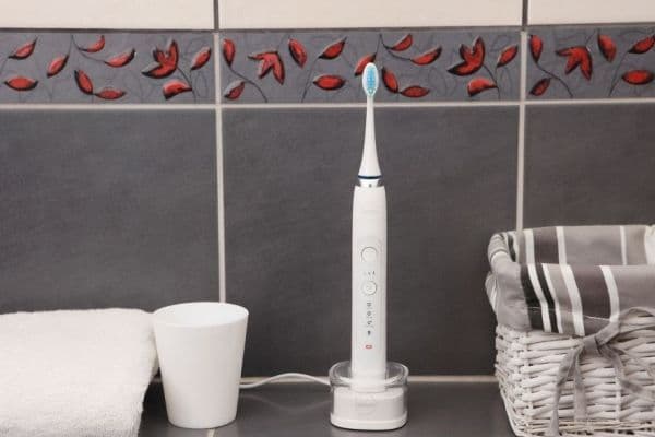 Eldom Sonic SD210B hvit elektrisk tannbørste