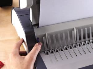 Fellowes plastbinder Quasar-E elektrisk stanse