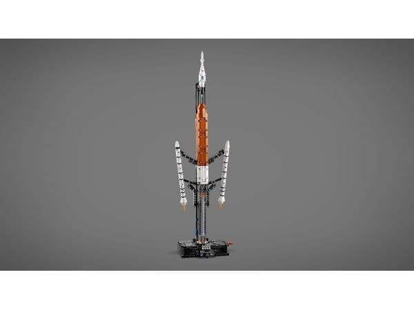 LEGO Technic 42221 NASA Artemis Space Launch System raket
