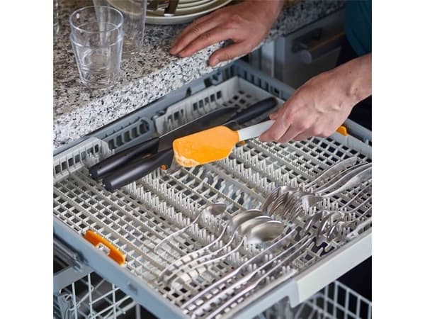 Fiskars Functional Form - Dough scraper - 34.9 cm
