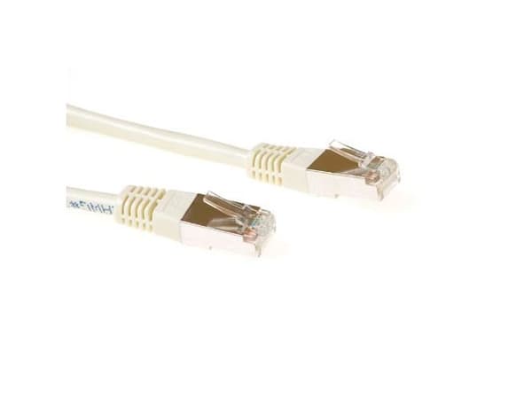 Elfenben 7 meter F/UTP CAT5E patchkabel med RJ45-plugg