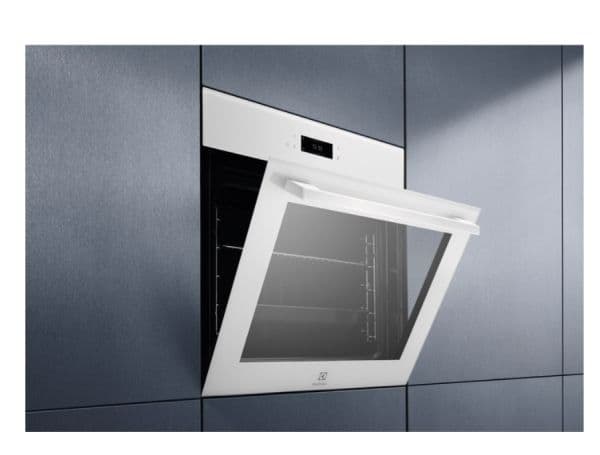 Electrolux EOE8P39WV ugn vit med pyrolys