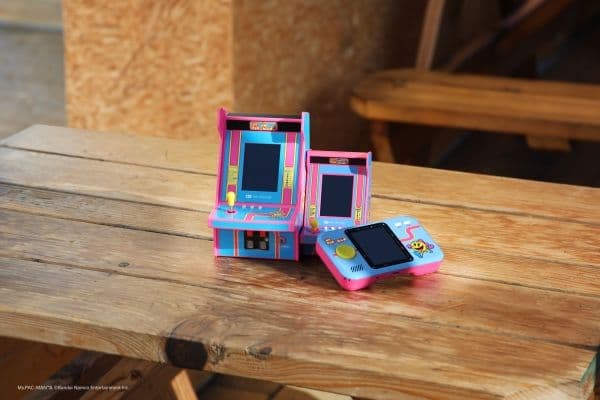 My Arcade Ms.PAC-MAN Micro Player Pro, Multifärg, Home-knapp, 6,98 cm (2.75"), 3,5 mm, USB/Batteri, AA