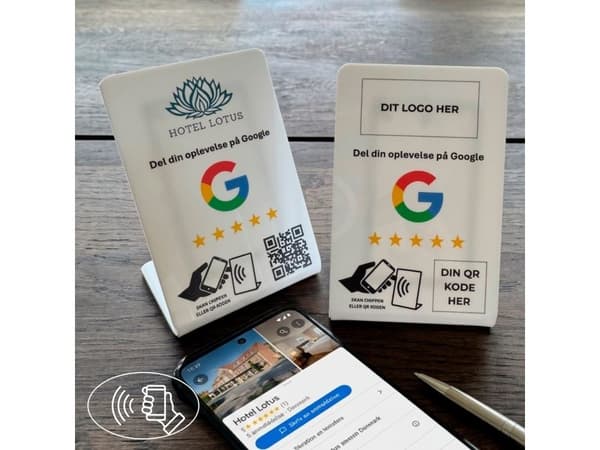 Bordsskylt med CHIP, liten – Anmäl dig – GOOGLE, akryl, vit