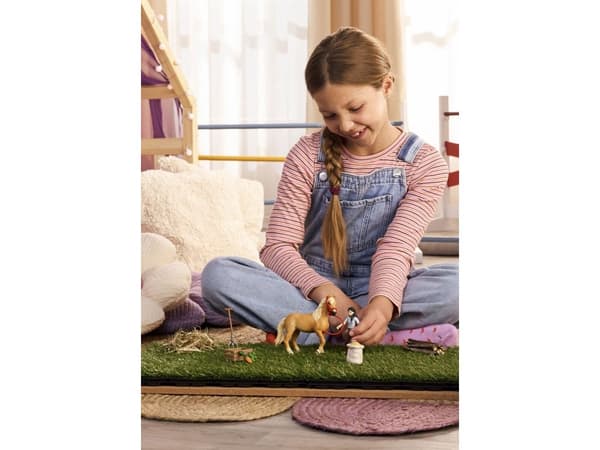 Schleich Emily's Care Set