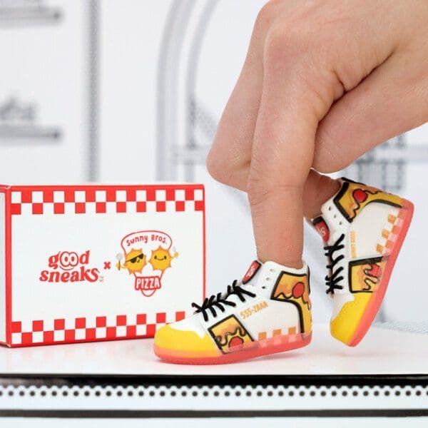 MINIVERSE Make It Mini Sneakers PDQ